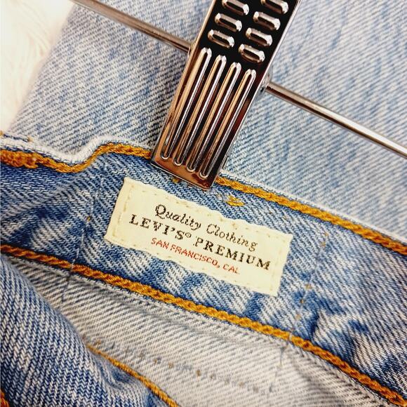 Levi's SZ 25/26 Premium Denim Wedgie Straight Jeans Whiskered Faded Shredded - Picture 5 of 10